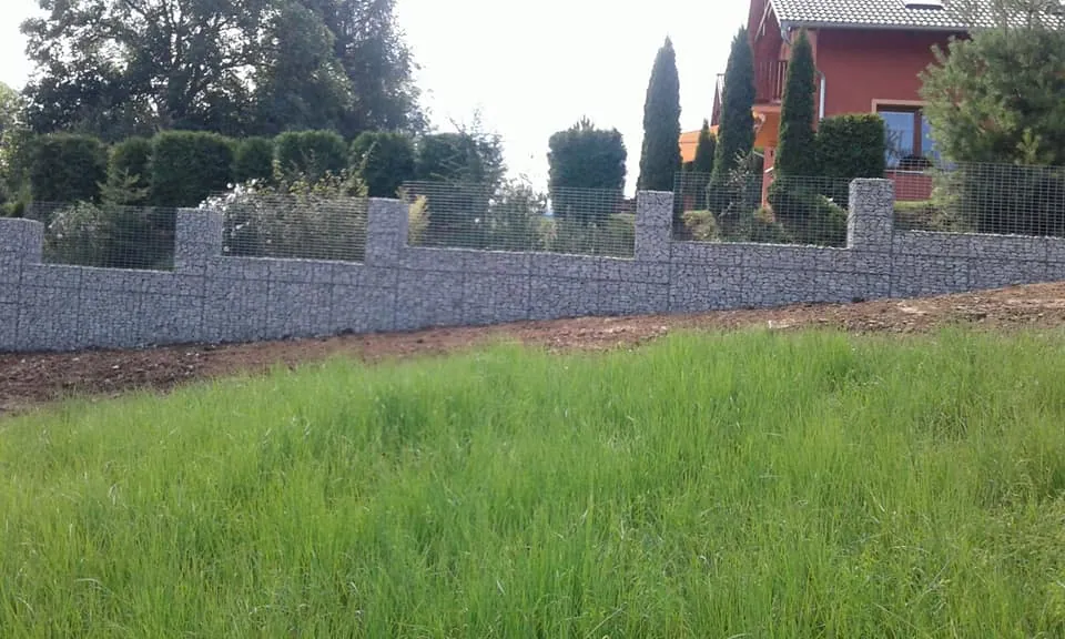 Gabionový plot Povrly — fotografie 3